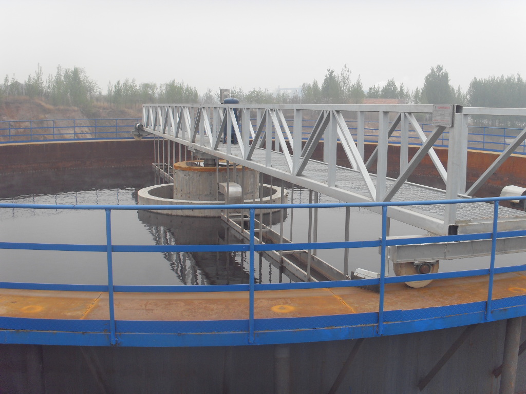 地衛環保刮吸泥機——節能環保，高效凈化水質